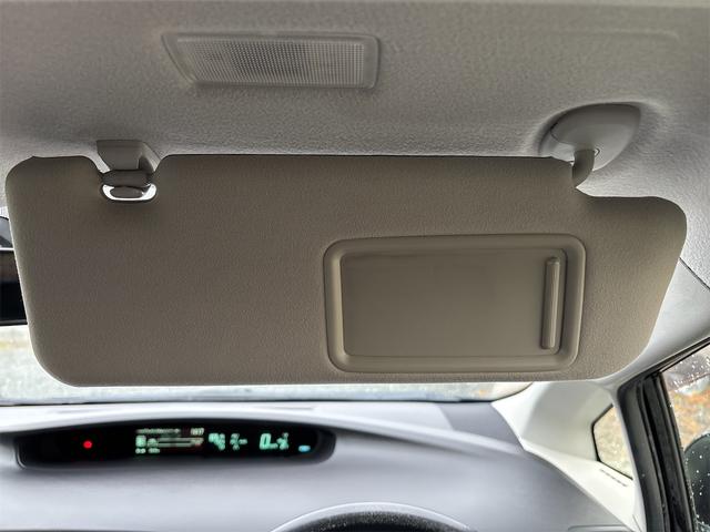 プリウス Ｓツーリングセレクション・Ｇ’ｓ　ＥＴＣ　バックカメラ　ＴＶ　アルミホイール　オートライト　ＣＶＴ　スマートキー　電動格納ミラー　エアコン　パワーステアリング　パワーウィンドウ（66枚目）