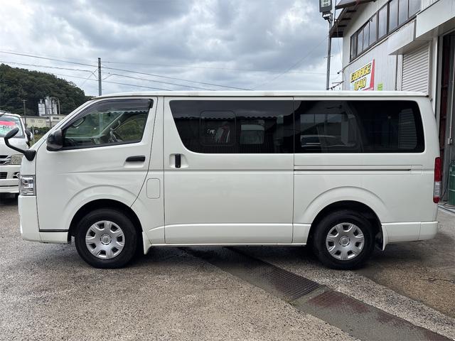 レジアスエースバン ＤＸ　ＧＬパッケージ　４ＷＤ　リアクーラー　リアヒーター　バックカメラ　ＴＶ　衝突被害軽減システム　両側スライドドア　オートマチックハイビーム　キーレスエントリー　電動格納ミラー　ＥＳＣ　パワーウィンドウ　運転席エアバッグ（18枚目）