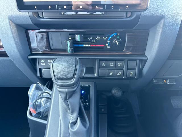 ランドクルーザー７０ ＡＸ　９インチパイオニアフローティングナビ　Ｂｌｕｅｔｏｏｔｈ対応　バックモニター　禁煙　ＢｉーＢｅａｍ　ＬＥＤヘッドランプ　高剛性ラダーフレーム　ＥＴＣ２．０（17枚目）