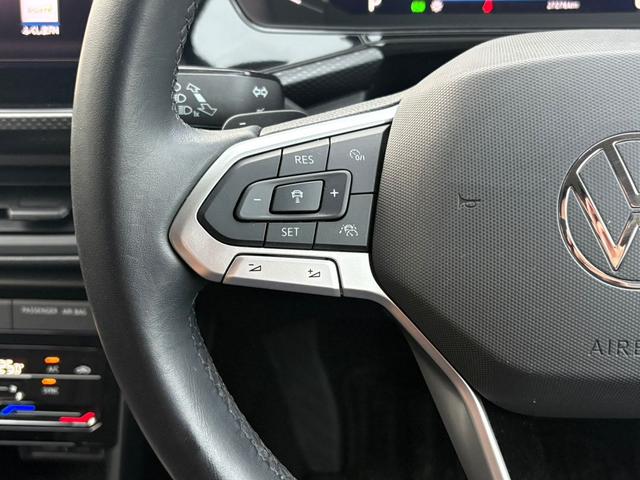Ｔ－クロス ＴＳＩ　アクティブ　Ａｃｔｉｖｅ　Ｉｎｆｏ　Ｄｉｓｐｌａｙ　アダプティブクルーズコントロールシステム　レーンキープアシストシステム　パークディスタンスコントロール　駐車支援システム　ブラインドスポットディテクション（17枚目）