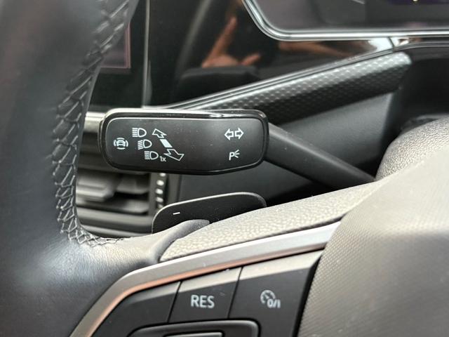 Ｔ－クロス ＴＳＩ　アクティブ　Ａｃｔｉｖｅ　Ｉｎｆｏ　Ｄｉｓｐｌａｙ　アダプティブクルーズコントロールシステム　レーンキープアシストシステム　パークディスタンスコントロール　駐車支援システム　ブラインドスポットディテクション（23枚目）