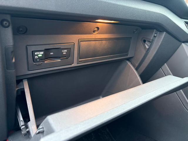 Ｔ－クロス ＴＳＩ　アクティブ　Ａｃｔｉｖｅ　Ｉｎｆｏ　Ｄｉｓｐｌａｙ　アダプティブクルーズコントロールシステム　レーンキープアシストシステム　パークディスタンスコントロール　駐車支援システム　ブラインドスポットディテクション（39枚目）