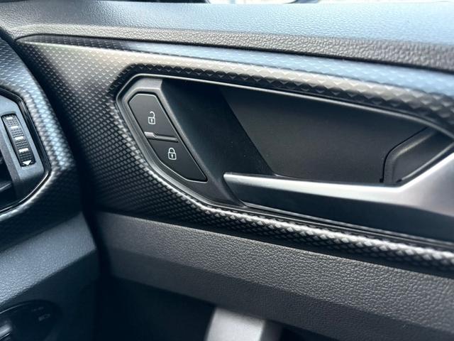 Ｔ－クロス ＴＳＩ　アクティブ　Ａｃｔｉｖｅ　Ｉｎｆｏ　Ｄｉｓｐｌａｙ　アダプティブクルーズコントロールシステム　レーンキープアシストシステム　パークディスタンスコントロール　駐車支援システム　ブラインドスポットディテクション（46枚目）