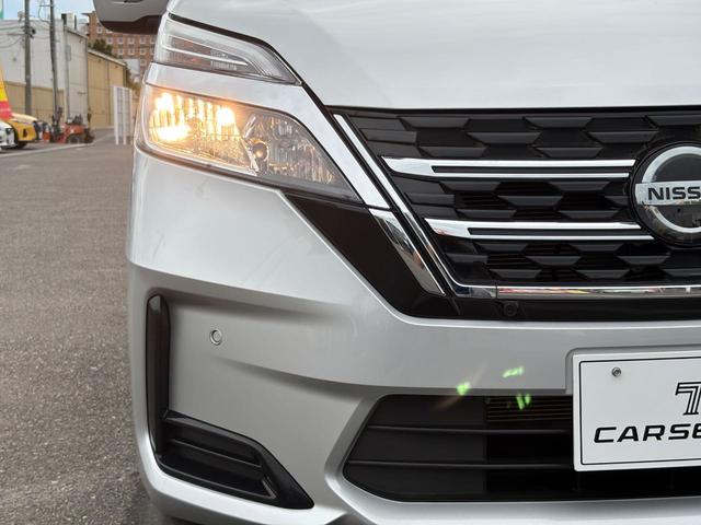 セレナ Ｘ　福祉車両　チェアキャブ　車いす１名　社外ナビ　バックモニター　ＥＴＣ　クルーズコントロール　両側スライドドア　ハロゲンヘッドライト　純正スチールホイール　オートエアコン　衝突被害軽減装置（8枚目）