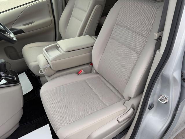 セレナ Ｘ　福祉車両　チェアキャブ　車いす１名　社外ナビ　バックモニター　ＥＴＣ　クルーズコントロール　両側スライドドア　ハロゲンヘッドライト　純正スチールホイール　オートエアコン　衝突被害軽減装置（36枚目）