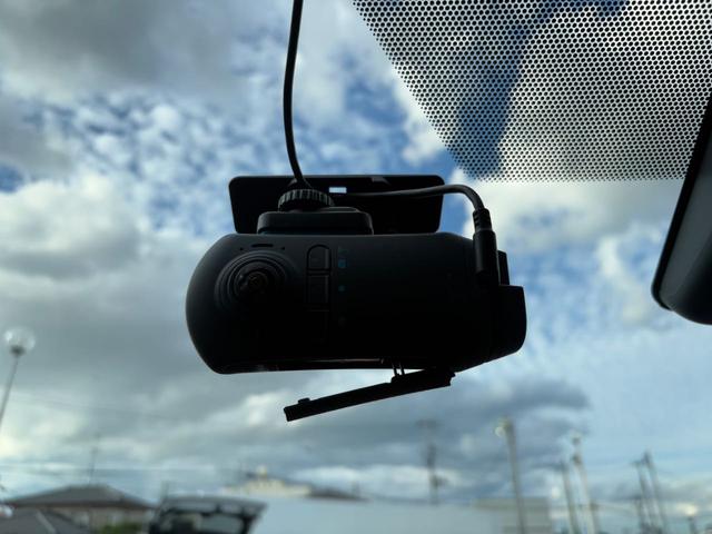 ヤリス ハイブリッドＺ　純正コネクテッドナビ（Ｂｌｕｅｔｏｏｔｈ対応）　全方位モニター　ＥＴＣ２．０　ドラレコ　夏タイヤ新品装着　クルーズコントロール　シートヒーター　ＳＯＳコール　ＬＥＤヘッドランプ　衝突被害軽減装置（29枚目）