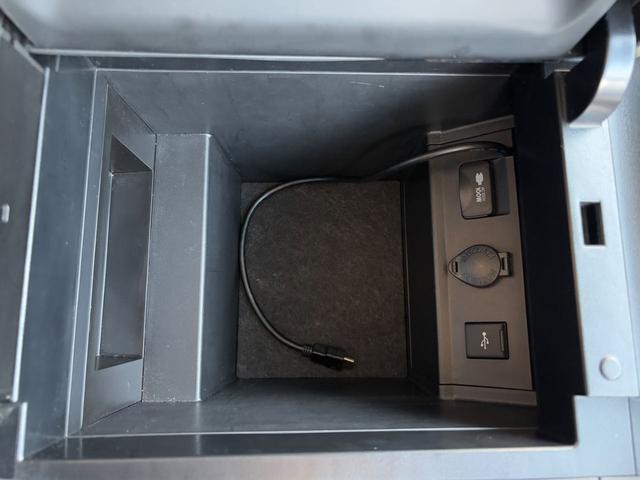アルファード ２．５Ｓ　Ｃパッケージ　ＴｏｙｏｔａＳａｆｅｔｙＳｅｎｓｅ　モデリスタ　Ｔ－Ｃｏｎｎｅｃｔ　ＳＤナビゲーションシステム（Ｂｌｕｅｔｏｏｔｈ対応）　バックモニター　ＥＴＣ　ツインムーンルーフ　１３．３インチリヤモニター（28枚目）