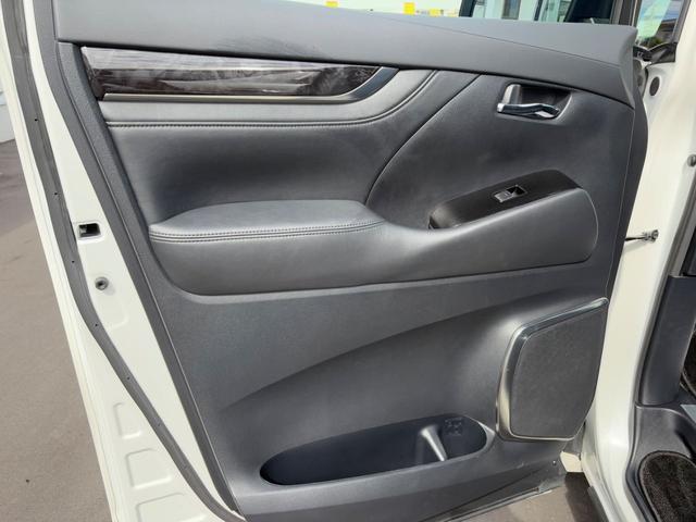 アルファード ２．５Ｓ　Ｃパッケージ　ＴｏｙｏｔａＳａｆｅｔｙＳｅｎｓｅ　モデリスタ　Ｔ－Ｃｏｎｎｅｃｔ　ＳＤナビゲーションシステム（Ｂｌｕｅｔｏｏｔｈ対応）　バックモニター　ＥＴＣ　ツインムーンルーフ　１３．３インチリヤモニター（34枚目）