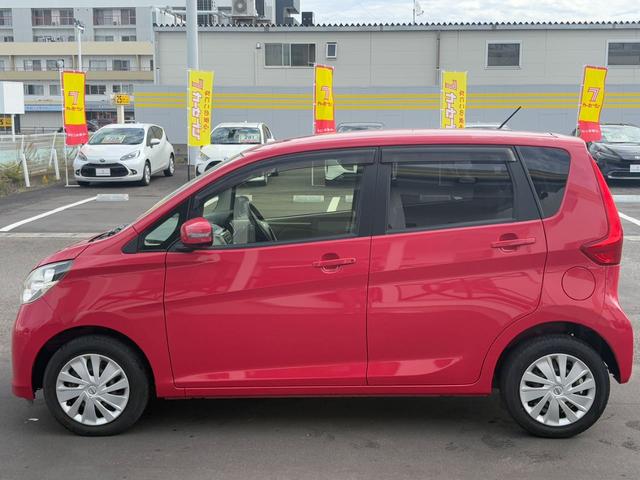 デイズ Ｘ　Ｖセレクション＋セーフティＩＩ　４ＷＤ　全方位モニター　衝突被害軽減装置　タッチ式オートエアコン　シートヒーター　ハロゲンヘッドライト　ＥＳＣ　純正スチールホイール　純正オーディオ　電動格納ドアミラー　アイドリングストップ（4枚目）