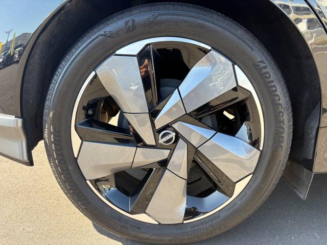 オーラ G FOUR レザーエディション 日産コネクトナビゲーション(Bluetooth対応) 全方位モニター プロパイロット ETC2.0 BOSEサラウンドシステム 前後エアロ ドアミラーシーケンシャルウインカー リモスタ HDMI(11枚目)