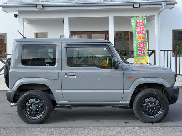 右サイドビュー