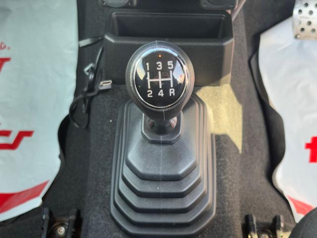 5速マニュアルギア