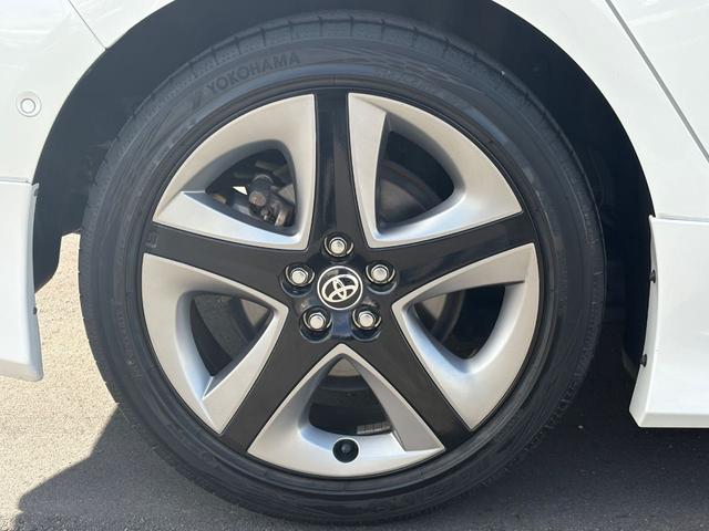 プリウス Ａツーリングセレクション　モデリスタエアロ　Ｔ－Ｃｏｎｎｅｃｔ　ＳＤナビゲーションシステム　（Ｂｌｕｅｔｏｏｔｈ対応）　バックモニター　ＥＴＣ　ドラレコ　リモスタ　ＨＵＤ　ＨＤＭＩソケット　シートヒーター　レーダークルーズ（9枚目）