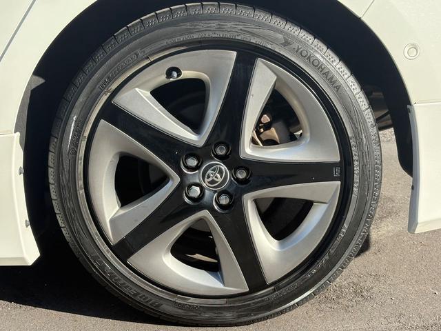 プリウス Ａツーリングセレクション　モデリスタエアロ　Ｔ－Ｃｏｎｎｅｃｔ　ＳＤナビゲーションシステム　（Ｂｌｕｅｔｏｏｔｈ対応）　バックモニター　ＥＴＣ　ドラレコ　リモスタ　ＨＵＤ　ＨＤＭＩソケット　シートヒーター　レーダークルーズ（11枚目）