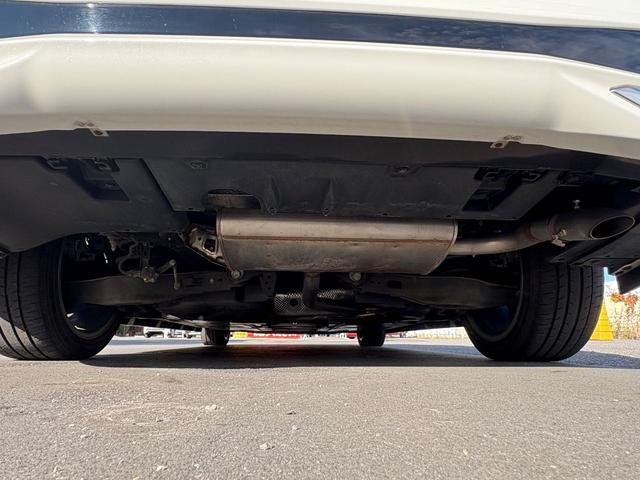 プリウス Ａツーリングセレクション　モデリスタエアロ　Ｔ－Ｃｏｎｎｅｃｔ　ＳＤナビゲーションシステム　（Ｂｌｕｅｔｏｏｔｈ対応）　バックモニター　ＥＴＣ　ドラレコ　リモスタ　ＨＵＤ　ＨＤＭＩソケット　シートヒーター　レーダークルーズ（19枚目）