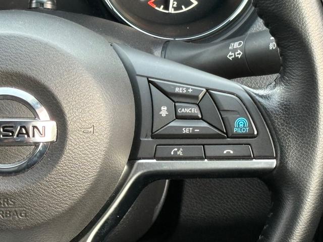 ステアリングスイッチ右クルーズコントロールスイッチ