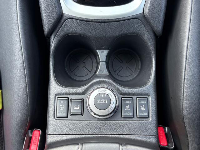 前席ドリンクホルダーシートヒーターダウンヒルアシストコントロール４ＷＤ切替スイッチ
