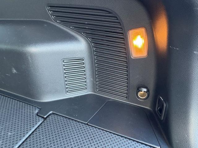 ラゲッジ部ライト＆パワーソケット