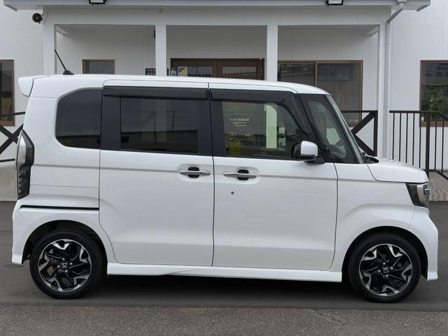 Ｎ－ＢＯＸカスタム Ｇ・Ｌターボホンダセンシング　ナビゲーション（Ｂｌｕｅｔｏｏｔｈ対応）　バックモニター　両側電動ドア　ＥＴＣ　前後ドラレコ　クルーズコントロール　純正アルミ　スマートキー　シートヒーター　　衝突被害軽減　レーンアシスト（3枚目）