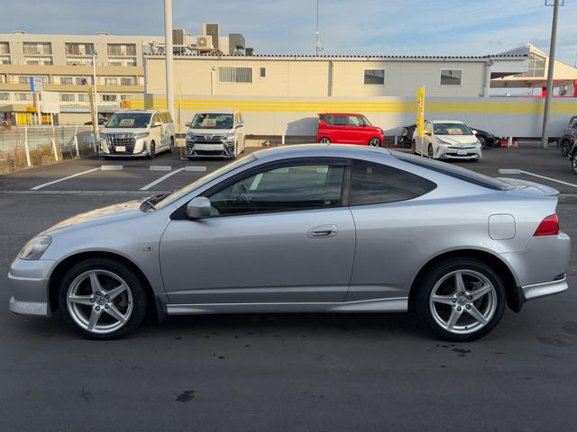 インテグラ タイプS K20A型iーVTEC DC5最終型 カロッツェリアナビ(Bluetooth対応) バックモニター ETC ドライブレコーダー TypeS純正アルミ A/T(マニュアルモード付) HID オートA/C(4枚目)