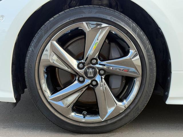 純正アルミホイール２２５／４５Ｒ１８