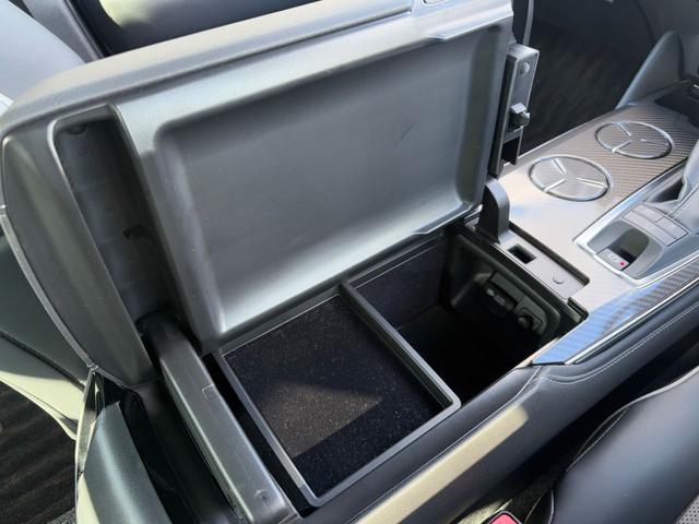 前席コンソール内部