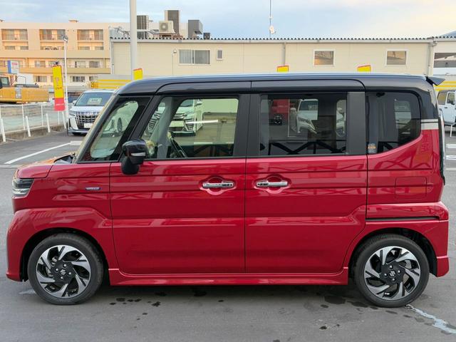 スペーシアカスタム ハイブリッドＸＳターボ　純正ナビゲーション（Ｂｌｕｅｔｏｏｔｈ対応）　全方位モニター　両側オートスライドドア　シートヒーター＆ハンドルヒーター　スズキセーフティーサポート　１５インチアルミ　ＬＥＤヘッドランプ＆ＬＥＤフォグ（4枚目）