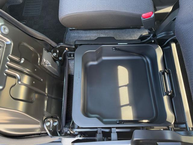 ワゴンＲスマイル ハイブリッドＳ　２トーンルーフパッケージ装着車　オーディオレス　ワンアクションパワースライドドア（両側）　前席シートヒーター　プッシュスタートエンジン　デュアルカメラブレーキサポート　誤発進抑制機能　ＳＲＳエアバック　キーレスプッシュスタート（36枚目）