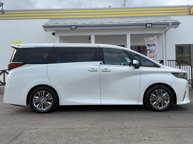 アルファードハイブリッド Ｚ　ディスプレイオーディオ（コネクテッドナビ対応ＰＩｕｓ＆Ｂｌｕｅｔｏｏｔｈ対応）　全方位モニター　ＥＴＣ２．０　両側オートスライドドア　パワーバックドア　アダプティブクルーズコントロール（3枚目）