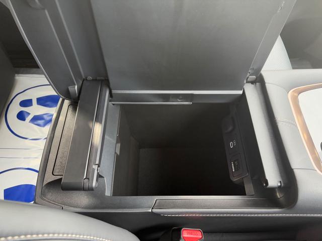 アルファードハイブリッド Ｚ　ディスプレイオーディオ（コネクテッドナビ対応ＰＩｕｓ＆Ｂｌｕｅｔｏｏｔｈ対応）　全方位モニター　ＥＴＣ２．０　両側オートスライドドア　パワーバックドア　アダプティブクルーズコントロール（32枚目）