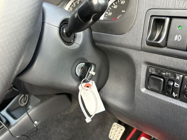 �L�[���X�G���g���[