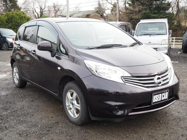 ノート Ｘ　ＦＯＵＲ　１年保証　車検令和９年３月　４ＷＤ　純正オーディオ　オートマ　オートエアコン　プッシュスタート（2枚目）