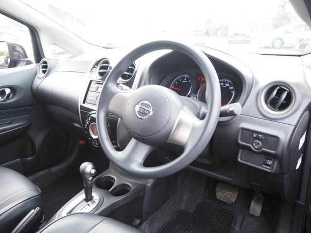 ノート Ｘ　ＦＯＵＲ　１年保証　車検令和９年３月　４ＷＤ　純正オーディオ　オートマ　オートエアコン　プッシュスタート（17枚目）