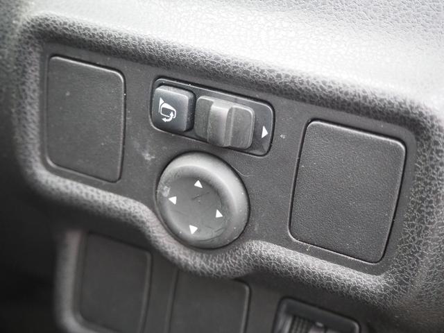ノート Ｘ　ＦＯＵＲ　１年保証　車検令和９年３月　４ＷＤ　純正オーディオ　オートマ　オートエアコン　プッシュスタート（35枚目）