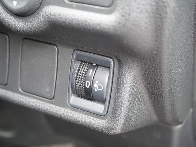 ノート Ｘ　ＦＯＵＲ　１年保証　車検令和９年３月　４ＷＤ　純正オーディオ　オートマ　オートエアコン　プッシュスタート（36枚目）