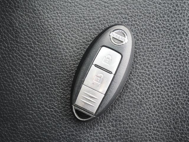 ノート Ｘ　ＦＯＵＲ　１年保証　車検令和９年３月　４ＷＤ　純正オーディオ　オートマ　オートエアコン　プッシュスタート（39枚目）