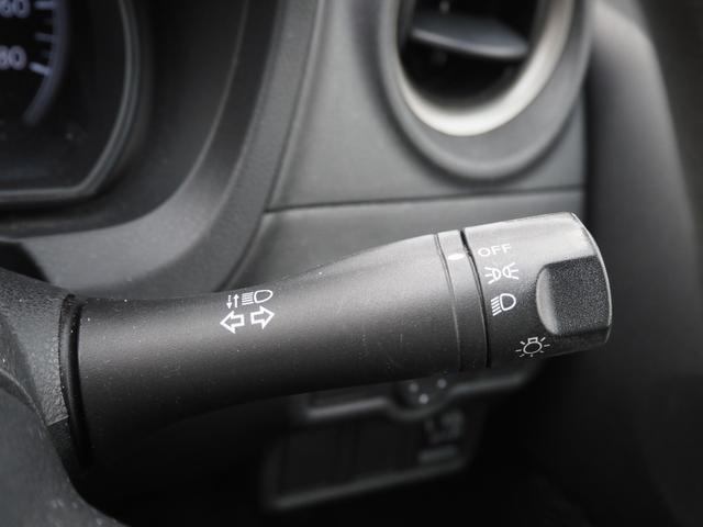 ノート Ｘ　ＦＯＵＲ　１年保証　車検令和９年３月　４ＷＤ　純正オーディオ　オートマ　オートエアコン　プッシュスタート（41枚目）