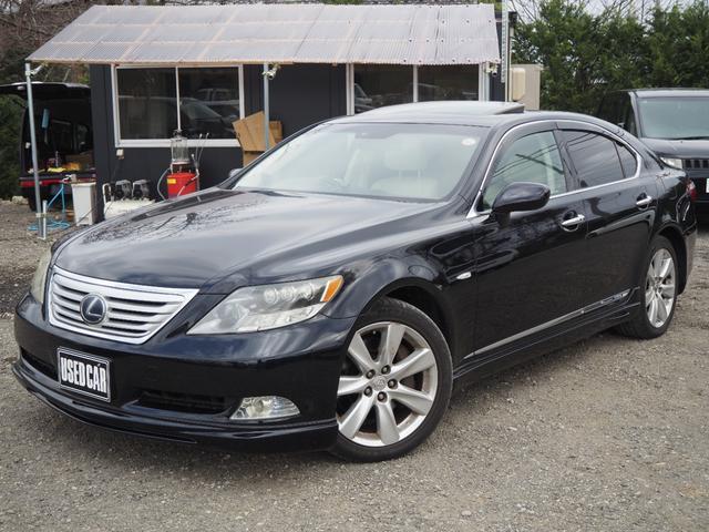 ＬＳ ＬＳ６００ｈ　バージョンＳ　車検令和９年４月　４ＷＤ　ＨＤＤナビ　バックカメラ　マクレビ　クルーズコントロール　プッシュスタート　スマートキー　パワーシート　エアシート　サンルーフ　ウッドコンビハン（4枚目）