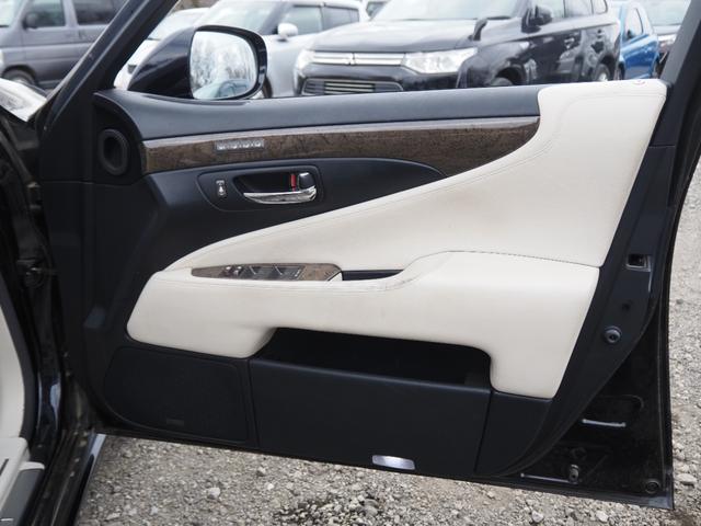 ＬＳ ＬＳ６００ｈ　バージョンＳ　車検令和９年４月　４ＷＤ　ＨＤＤナビ　バックカメラ　マクレビ　クルーズコントロール　プッシュスタート　スマートキー　パワーシート　エアシート　サンルーフ　ウッドコンビハン（40枚目）