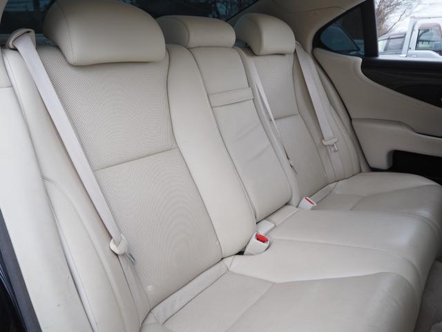 ＬＳ ＬＳ６００ｈ　バージョンＳ　車検令和９年４月　４ＷＤ　ＨＤＤナビ　バックカメラ　マクレビ　クルーズコントロール　プッシュスタート　スマートキー　パワーシート　エアシート　サンルーフ　ウッドコンビハン（41枚目）