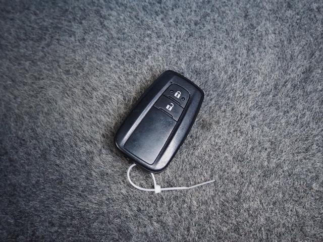 プリウス Ｓ　１年保証　車検令和８年１１月　ナビ　テレビ　Ｂｌｕｅｔｏｏｔｈ音楽　衝突軽減ブレーキ　クルーズコントロール　スマートキー　プッシュスタート　オートマチックハイビーム　ＬＥＤヘッドライト　ＥＴＣ（41枚目）