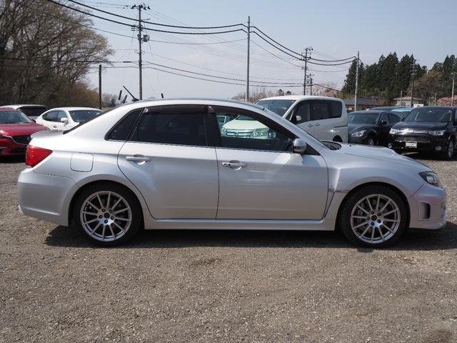 インプレッサ ＷＲＸ　ＳＴＩ　Ａライン　ｔＳ　１年保証　車検令和８年３月　４００台限定車　カーボンルーフ　Ｄｅｆｉブースト、水温メーター　ＨＫＳ　ＥＶＣ　Ｋ２ギアフロントキャリパー　エンジンスターター　ＥＴＣ　ドライブレコーダー（12枚目）