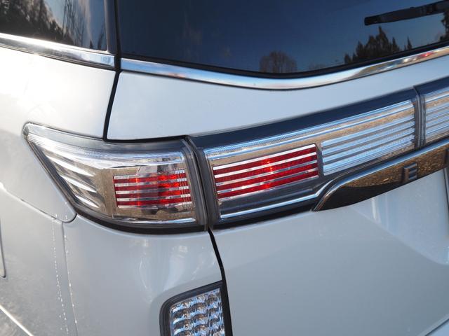 エルグランド ２５０ハイウェイスターＳ　車検令和９年３月　４ＷＤ　５人乗り　ナビ　テレビ　バックカメラ　両側パワスラ（16枚目）