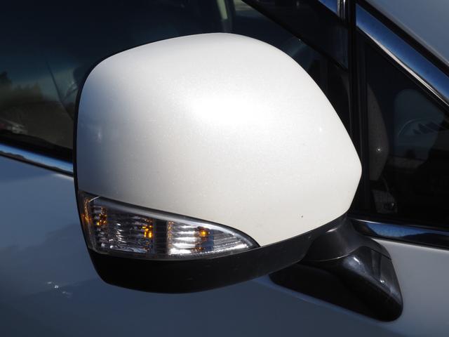 エルグランド ２５０ハイウェイスターＳ　車検令和９年３月　４ＷＤ　５人乗り　ナビ　テレビ　バックカメラ　両側パワスラ（17枚目）