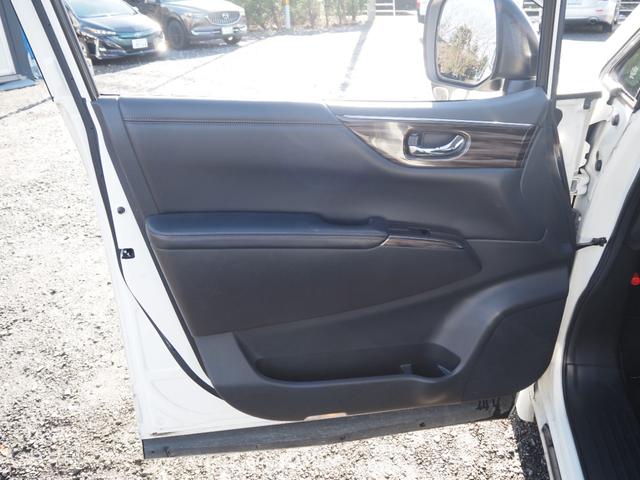 エルグランド ２５０ハイウェイスターＳ　車検令和９年３月　４ＷＤ　５人乗り　ナビ　テレビ　バックカメラ　両側パワスラ（34枚目）