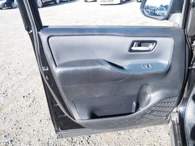 ヴォクシー ＺＳ　車検令和８年９月　１年保証　４ＷＤ　ナビ　フリップダウンモニター　両側パワスラ　レーンキープアシスト　クルコン　ブリッツ車高調（34枚目）