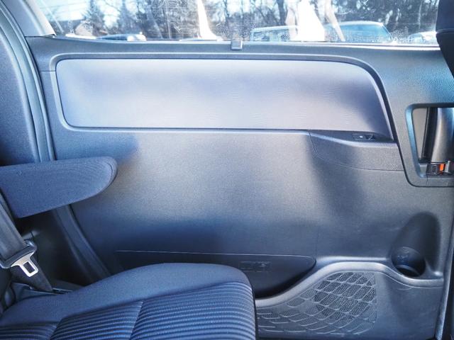 ヴォクシー ＺＳ　車検令和８年９月　１年保証　４ＷＤ　ナビ　フリップダウンモニター　両側パワスラ　レーンキープアシスト　クルコン　ブリッツ車高調（35枚目）