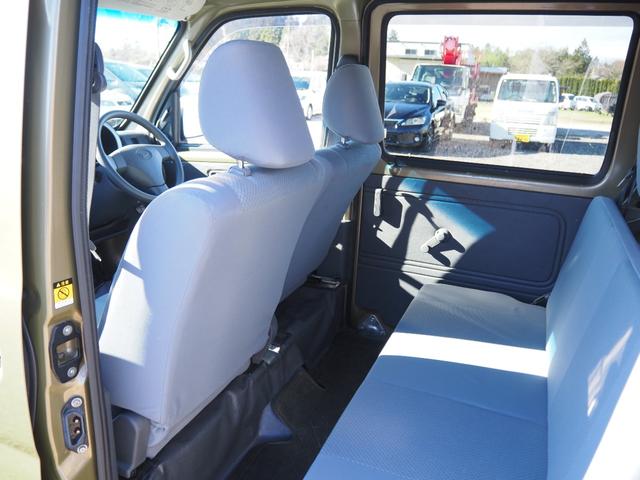 ハイゼットカーゴ デッキバンＧＬ　１年保証　車検令和９年１２月　４ＷＤ　５ＭＴ　エアコン　フロントパワーウィンドウ（25枚目）