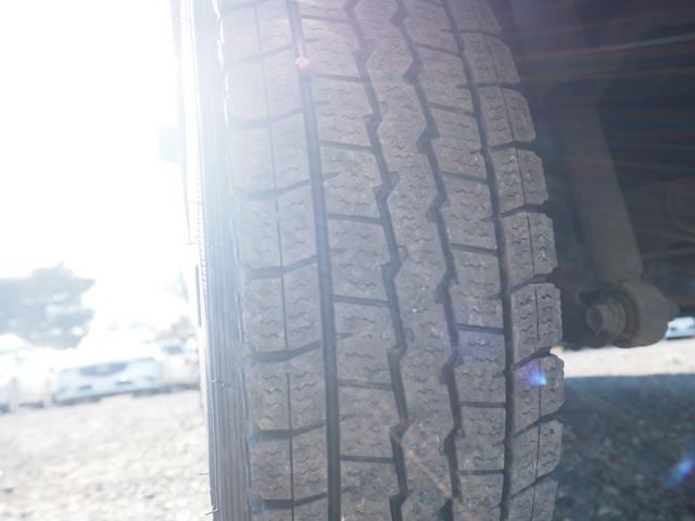 ハイゼットカーゴ デッキバンＧＬ　１年保証　車検令和９年１２月　４ＷＤ　５ＭＴ　エアコン　フロントパワーウィンドウ（27枚目）