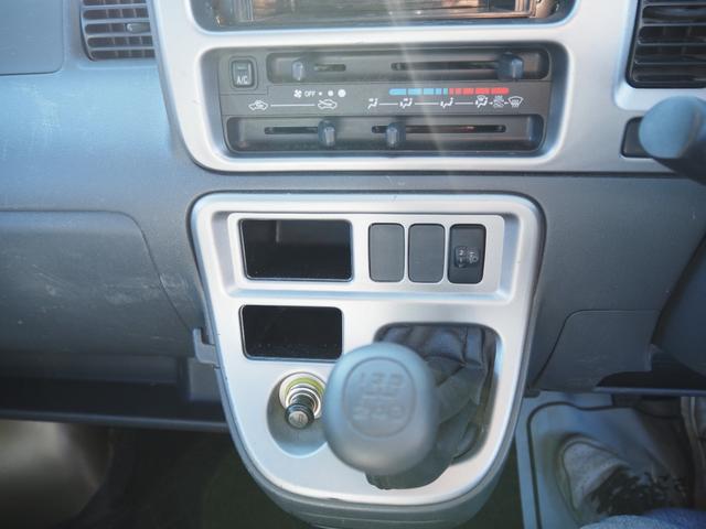 ハイゼットカーゴ デッキバンＧＬ　１年保証　車検令和９年１２月　４ＷＤ　５ＭＴ　エアコン　フロントパワーウィンドウ（31枚目）